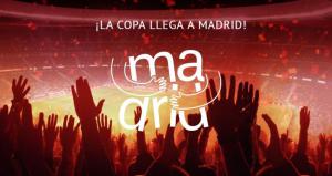 La alcaldesa recibe la Copa de la Champions League en nombre de la ciudad de Madrid
