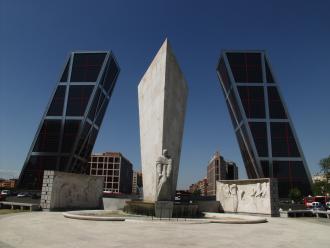 Torres Kio.jpg