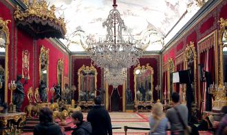 Salón del Trono en el Palacio Real Salón del Trono en el Palacio Real