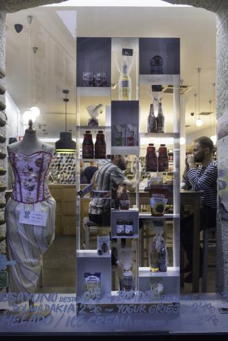 Greek Shop (Barrio de Malasaña).jpg