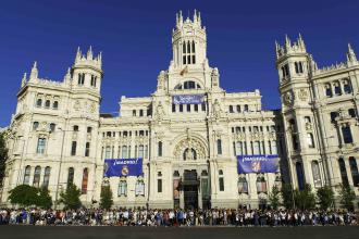 Palacio de Cibeles, Madrid capital del fútbol.jpg Palacio de Cibeles, Madrid capital del fútbol.jpg